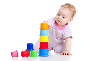 Сенсорное развитие ребенка на чинается с рождения - это умение правильно воспринимать цвет, форму, размер