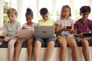 Что такое интернет зависимость у детей и подростков, как с ней бороться
