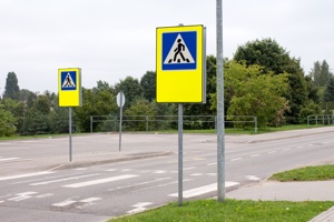 Дорожные знаки - учим ребенка правильно переходить проезжую часть